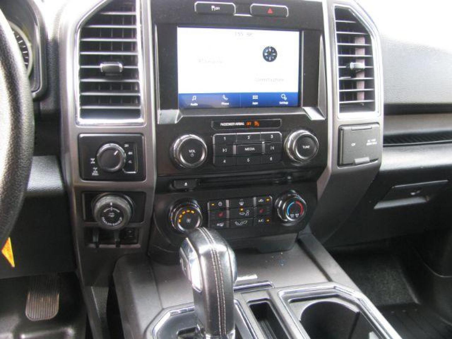 2016 White Ford F-150 XLT (1FTEW1EG9GK) with an 3.5L V-6 DOHC engine, Automatic transmission, located at 2443 Albert Pike, Hot Springs, AR, 71913, (501) 623-6255, 34.492222, -93.109993 - Photo#10