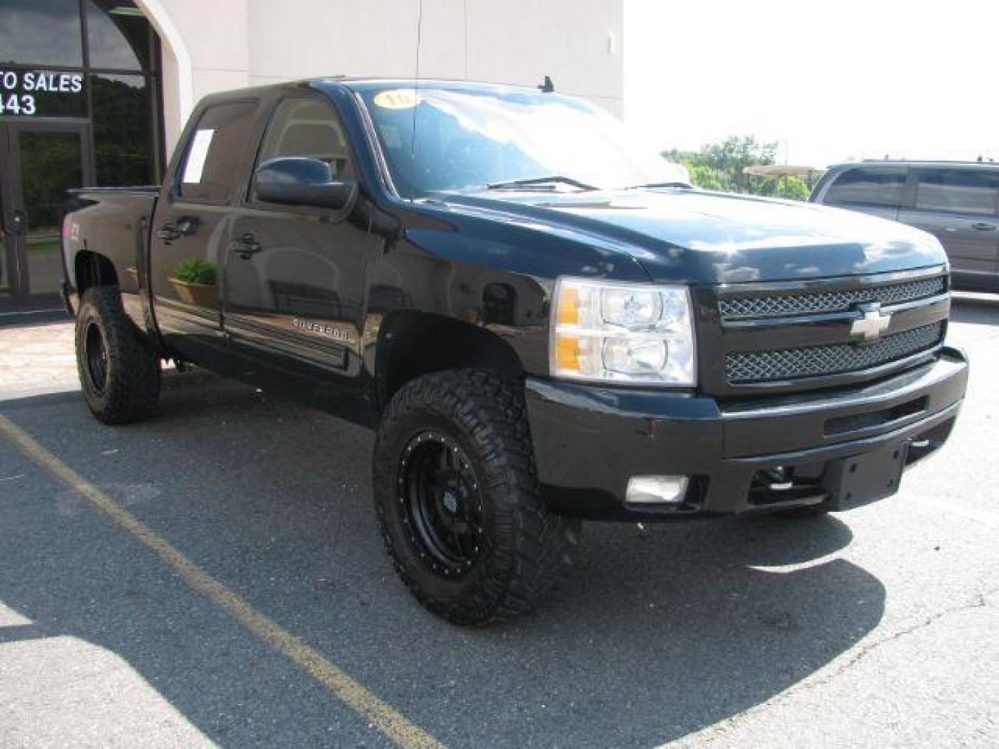 2010 Black Chevrolet Silverado 1500 LTZ (3GCRKTE32AG) with an Vortec 5.3L V-8 variable valve control engine, Automatic transmission, located at 2443 Albert Pike, Hot Springs, AR, 71913, (501) 623-6255, 34.492222, -93.109993 - Photo#6