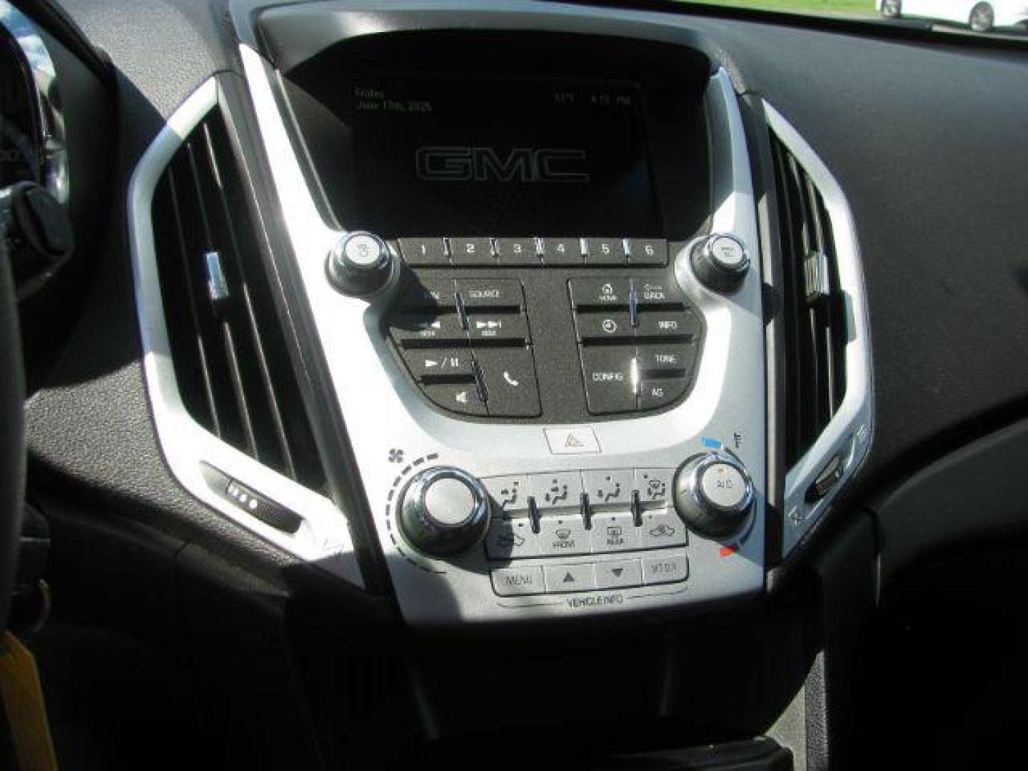 2016 White GMC Terrain SLE-1 (2GKALMEK2G6) with an ECOTEC 2.4L I-4 gasoline direct injection engine, Automatic transmission, located at 2443 Albert Pike, Hot Springs, AR, 71913, (501) 623-6255, 34.492222, -93.109993 - Photo#9