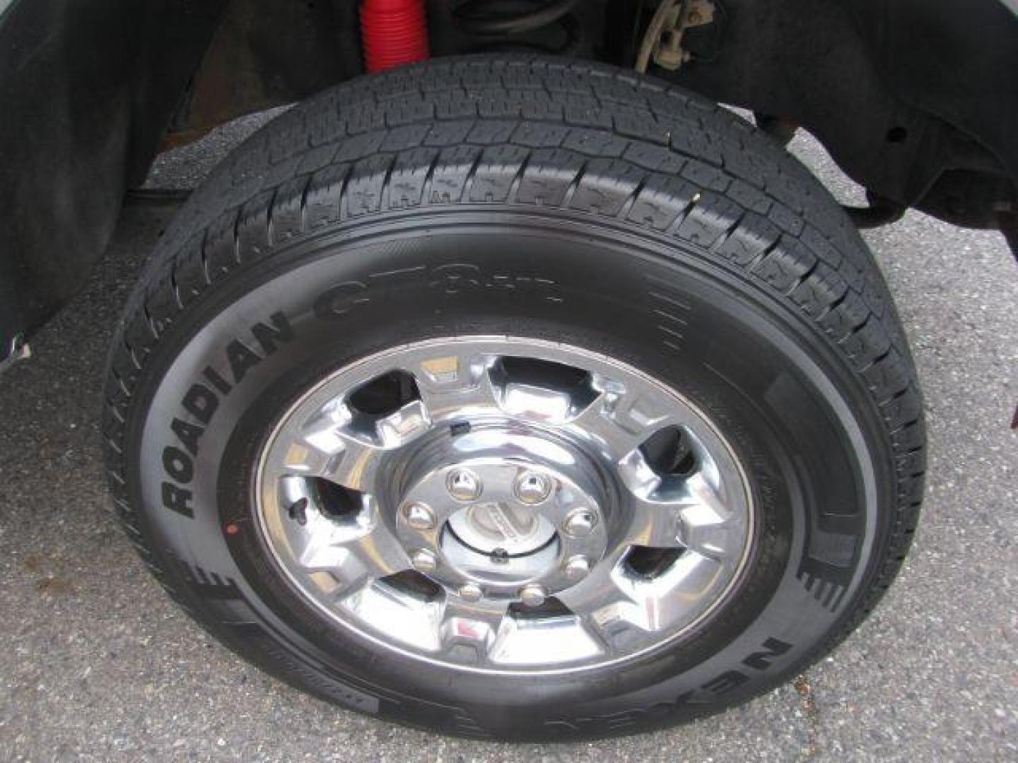 2014 Silver Ford F-250 SD XLT Crew Cab 4WD (1FT7W2B66EE) with an 6.2L V8 OHV 16V engine, 6-Speed Automatic transmission, located at 2443 Albert Pike, Hot Springs, AR, 71913, (501) 623-6255, 34.492222, -93.109993 - Photo#6