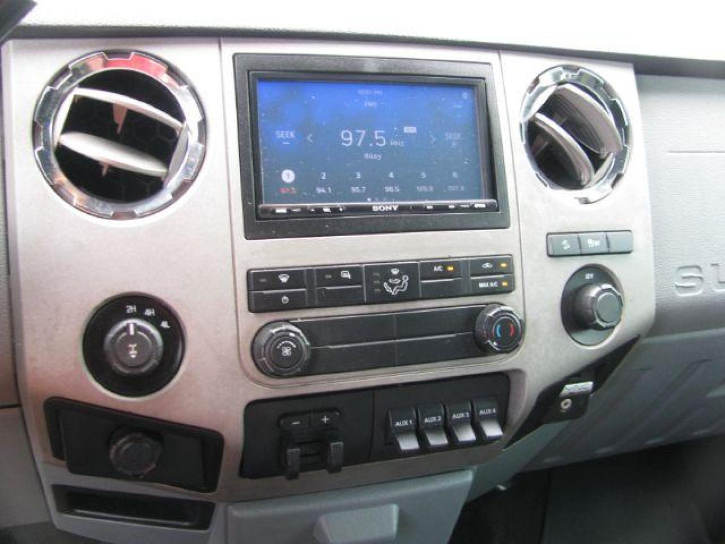 2014 Silver Ford F-250 SD XLT Crew Cab 4WD (1FT7W2B66EE) with an 6.2L V8 OHV 16V engine, 6-Speed Automatic transmission, located at 2443 Albert Pike, Hot Springs, AR, 71913, (501) 623-6255, 34.492222, -93.109993 - Photo#9