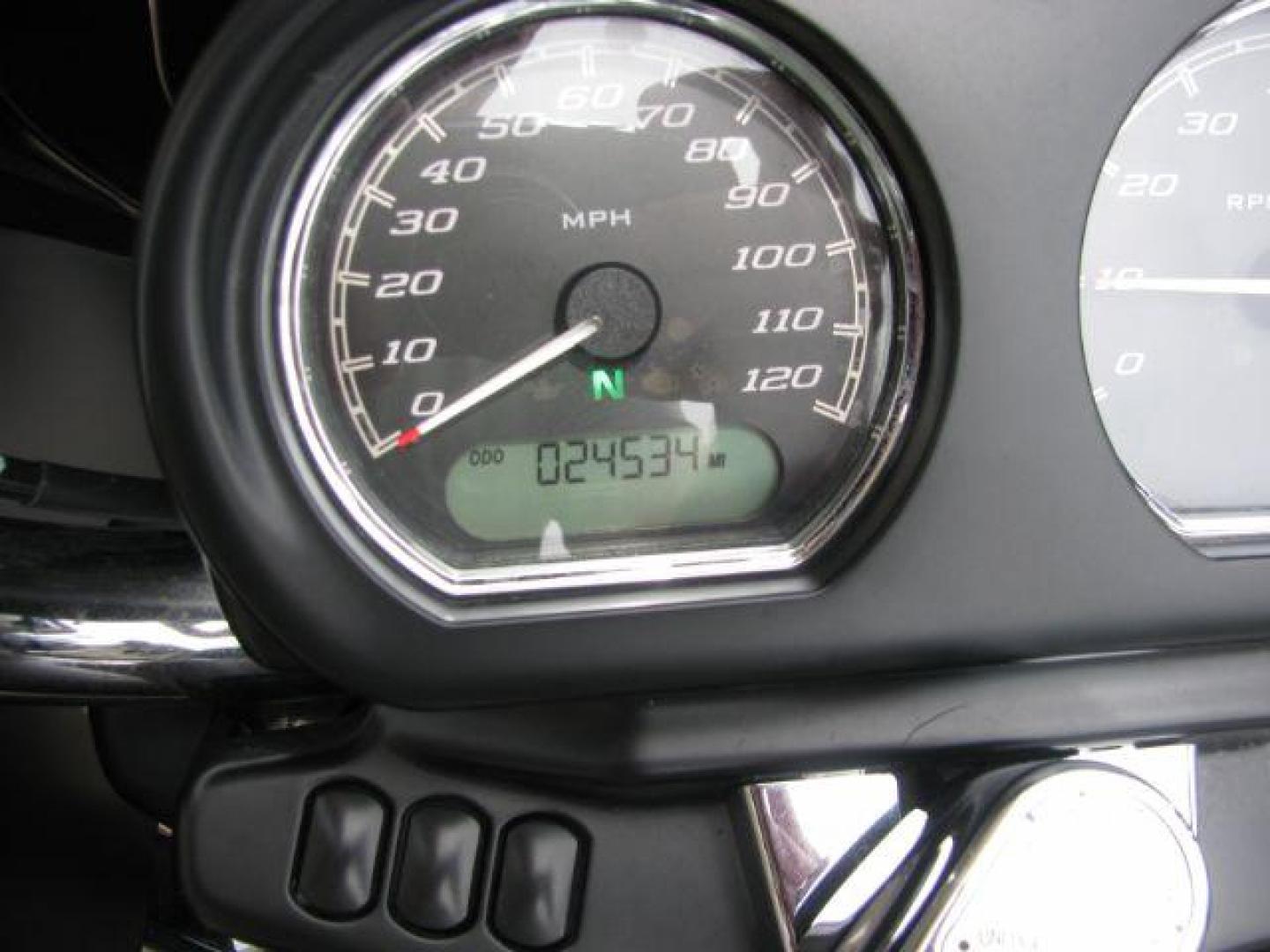2017 Gray Harley-Davidson Road Glide Ultra Road Glide (1HD1KGD17HB) with an 1746cc engine, Manual transmission, located at 2443 Albert Pike, Hot Springs, AR, 71913, (501) 623-6255, 34.492222, -93.109993 - Photo#5