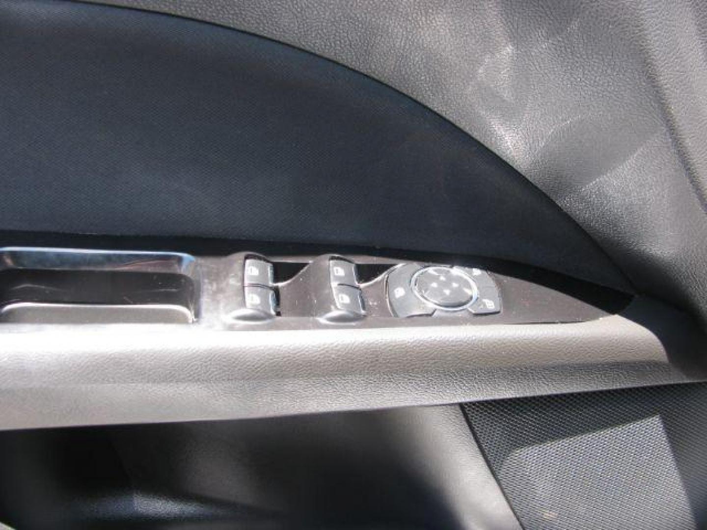 2016 White Ford Fusion SE (3FA6P0H74GR) with an Duratec 2.5L I-4 DOHC engine, Automatic transmission, located at 2443 Albert Pike, Hot Springs, AR, 71913, (501) 623-6255, 34.492222, -93.109993 - Photo#10
