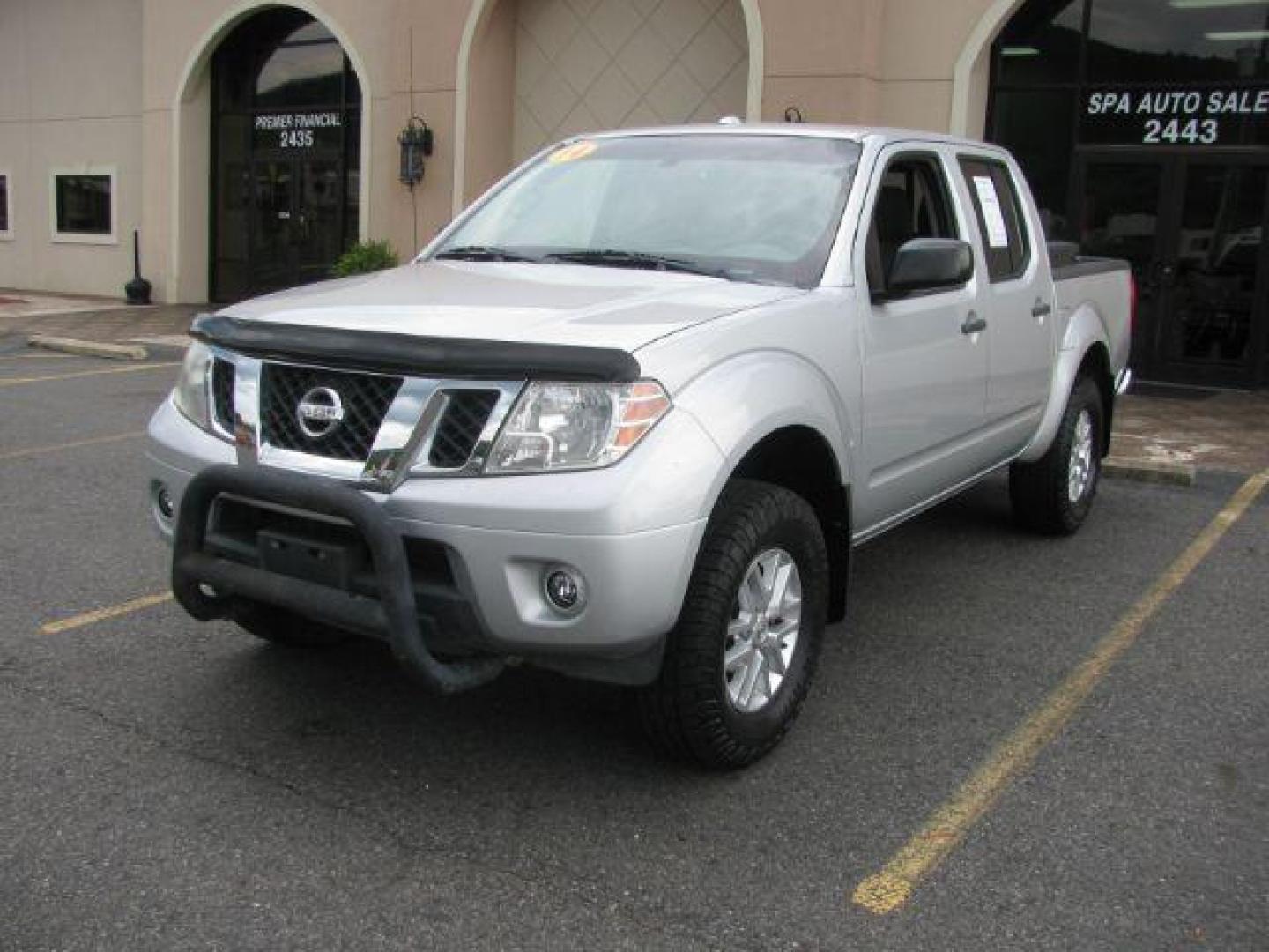 2014 Silver Nissan Frontier SV (1N6AD0EV7EN) with an VQ 4L V-6 DOHC engine, Automatic transmission, located at 2443 Albert Pike, Hot Springs, AR, 71913, (501) 623-6255, 34.492222, -93.109993 - Photo#0