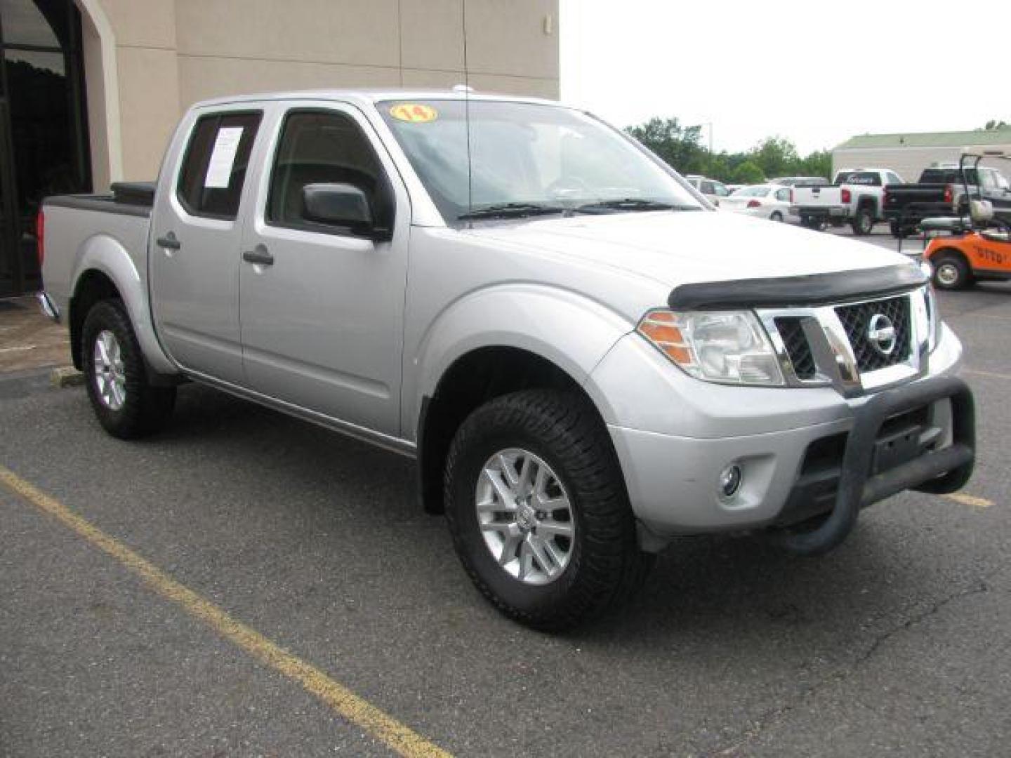 2014 Silver Nissan Frontier SV (1N6AD0EV7EN) with an VQ 4L V-6 DOHC engine, Automatic transmission, located at 2443 Albert Pike, Hot Springs, AR, 71913, (501) 623-6255, 34.492222, -93.109993 - Photo#5