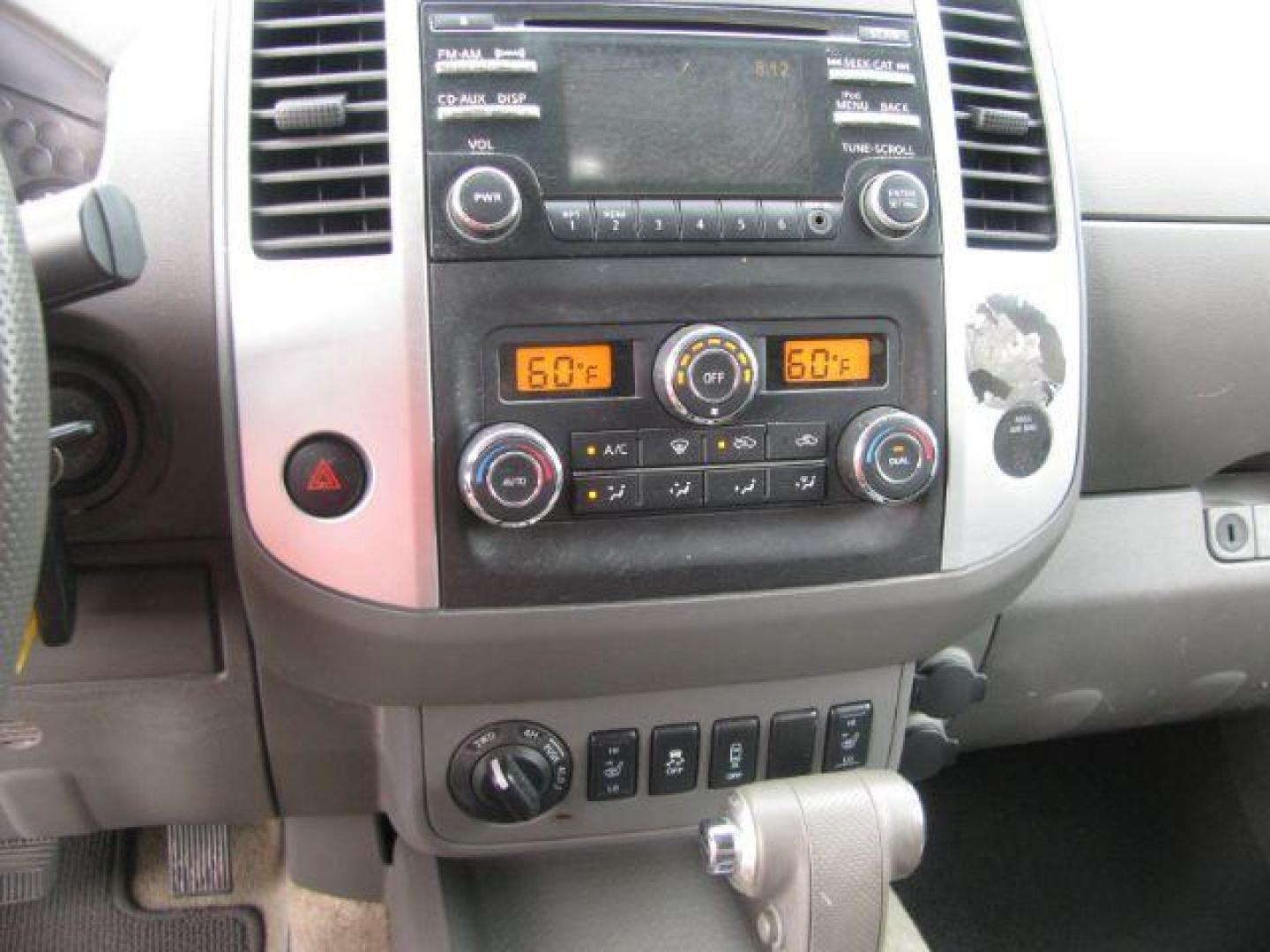 2014 Silver Nissan Frontier SV (1N6AD0EV7EN) with an VQ 4L V-6 DOHC engine, Automatic transmission, located at 2443 Albert Pike, Hot Springs, AR, 71913, (501) 623-6255, 34.492222, -93.109993 - Photo#9