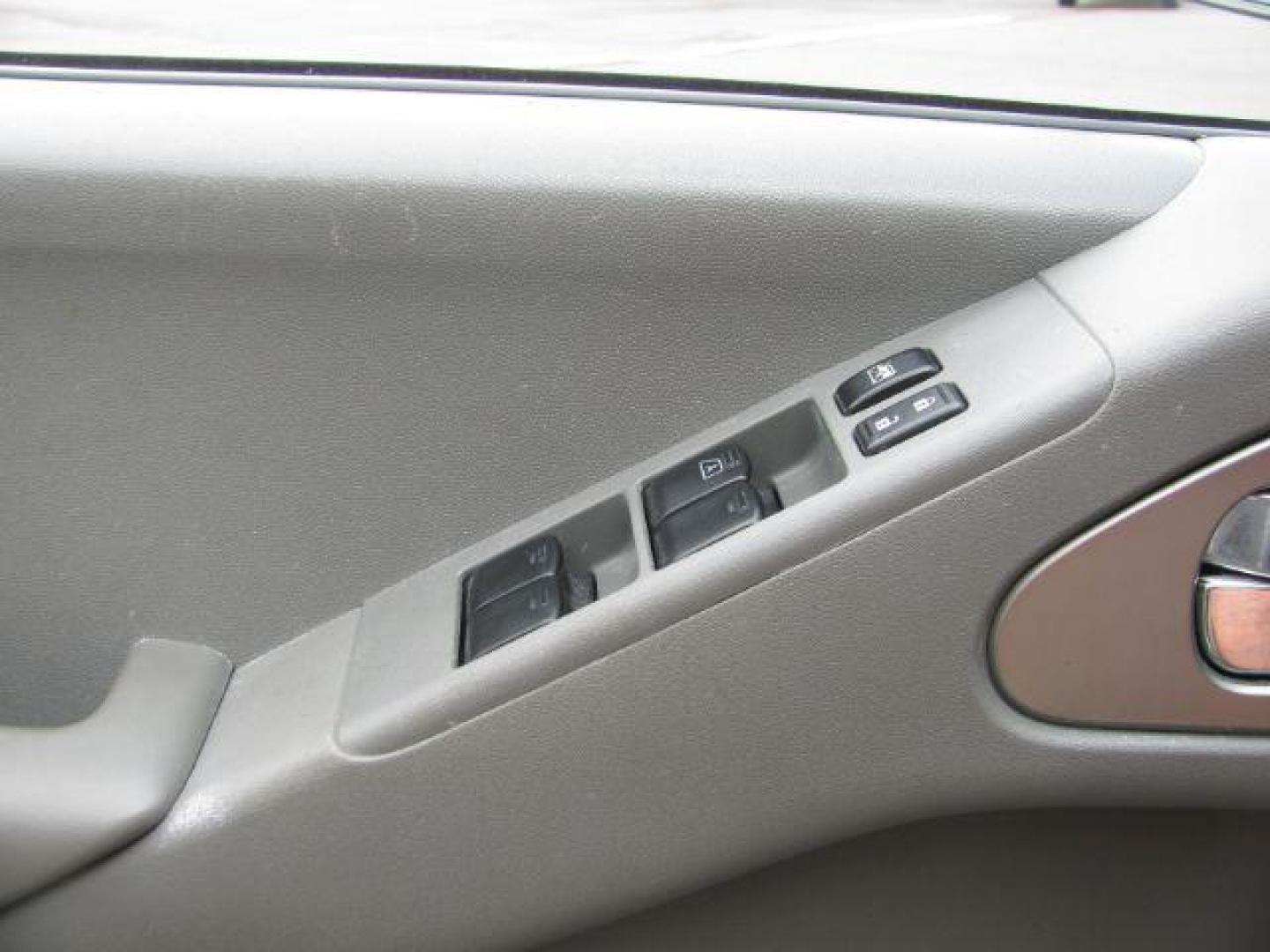 2014 Silver Nissan Frontier SV (1N6AD0EV7EN) with an VQ 4L V-6 DOHC engine, Automatic transmission, located at 2443 Albert Pike, Hot Springs, AR, 71913, (501) 623-6255, 34.492222, -93.109993 - Photo#10