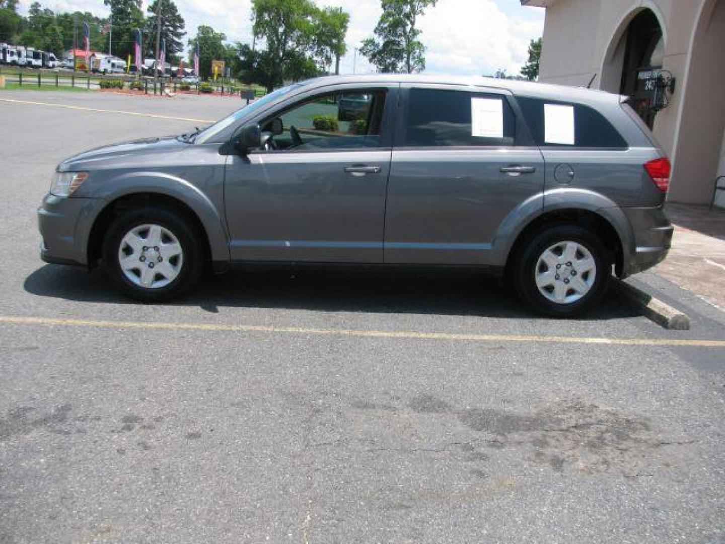 2012 Gray Dodge Journey SE/AVP (3C4PDCAB7CT) with an 2.4L I-4 DOHC engine, Automatic transmission, located at 2443 Albert Pike, Hot Springs, AR, 71913, (501) 623-6255, 34.492222, -93.109993 - Photo#1