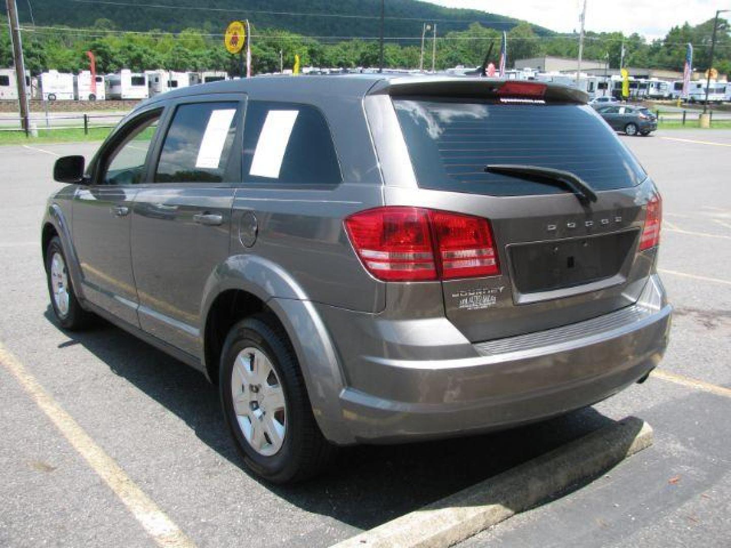 2012 Gray Dodge Journey SE/AVP (3C4PDCAB7CT) with an 2.4L I-4 DOHC engine, Automatic transmission, located at 2443 Albert Pike, Hot Springs, AR, 71913, (501) 623-6255, 34.492222, -93.109993 - Photo#2