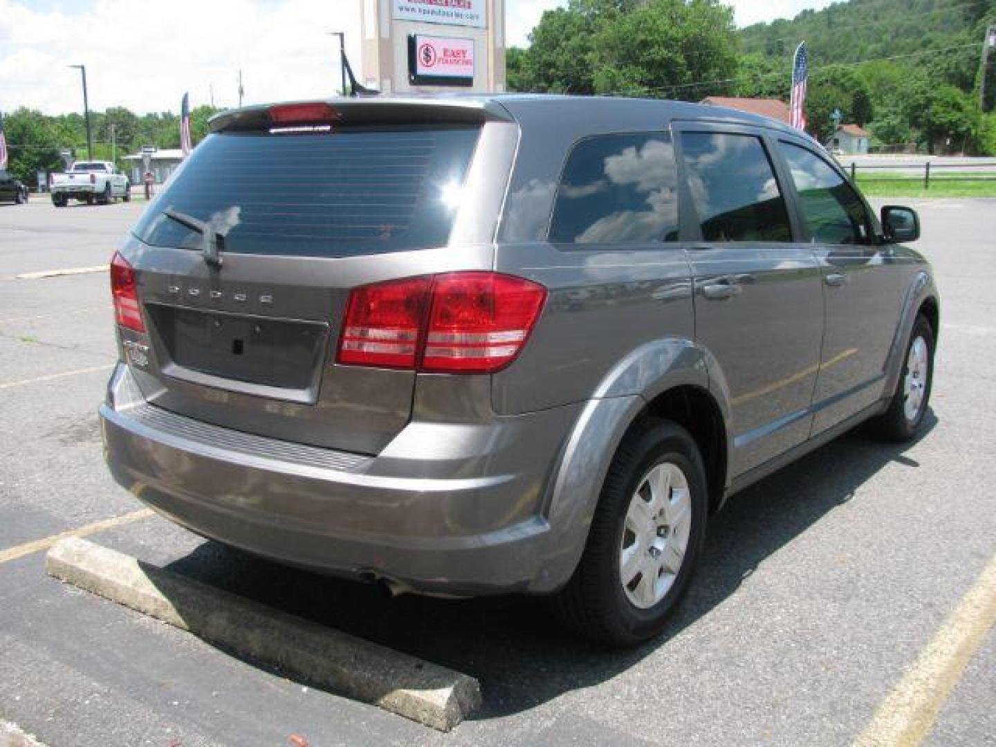 2012 Gray Dodge Journey SE/AVP (3C4PDCAB7CT) with an 2.4L I-4 DOHC engine, Automatic transmission, located at 2443 Albert Pike, Hot Springs, AR, 71913, (501) 623-6255, 34.492222, -93.109993 - Photo#3