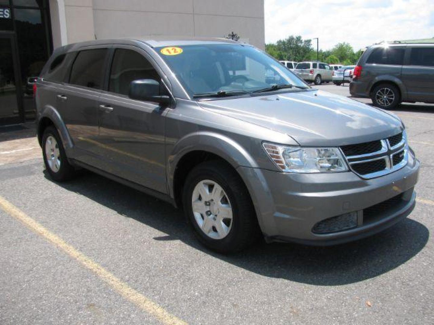 2012 Gray Dodge Journey SE/AVP (3C4PDCAB7CT) with an 2.4L I-4 DOHC engine, Automatic transmission, located at 2443 Albert Pike, Hot Springs, AR, 71913, (501) 623-6255, 34.492222, -93.109993 - Photo#5