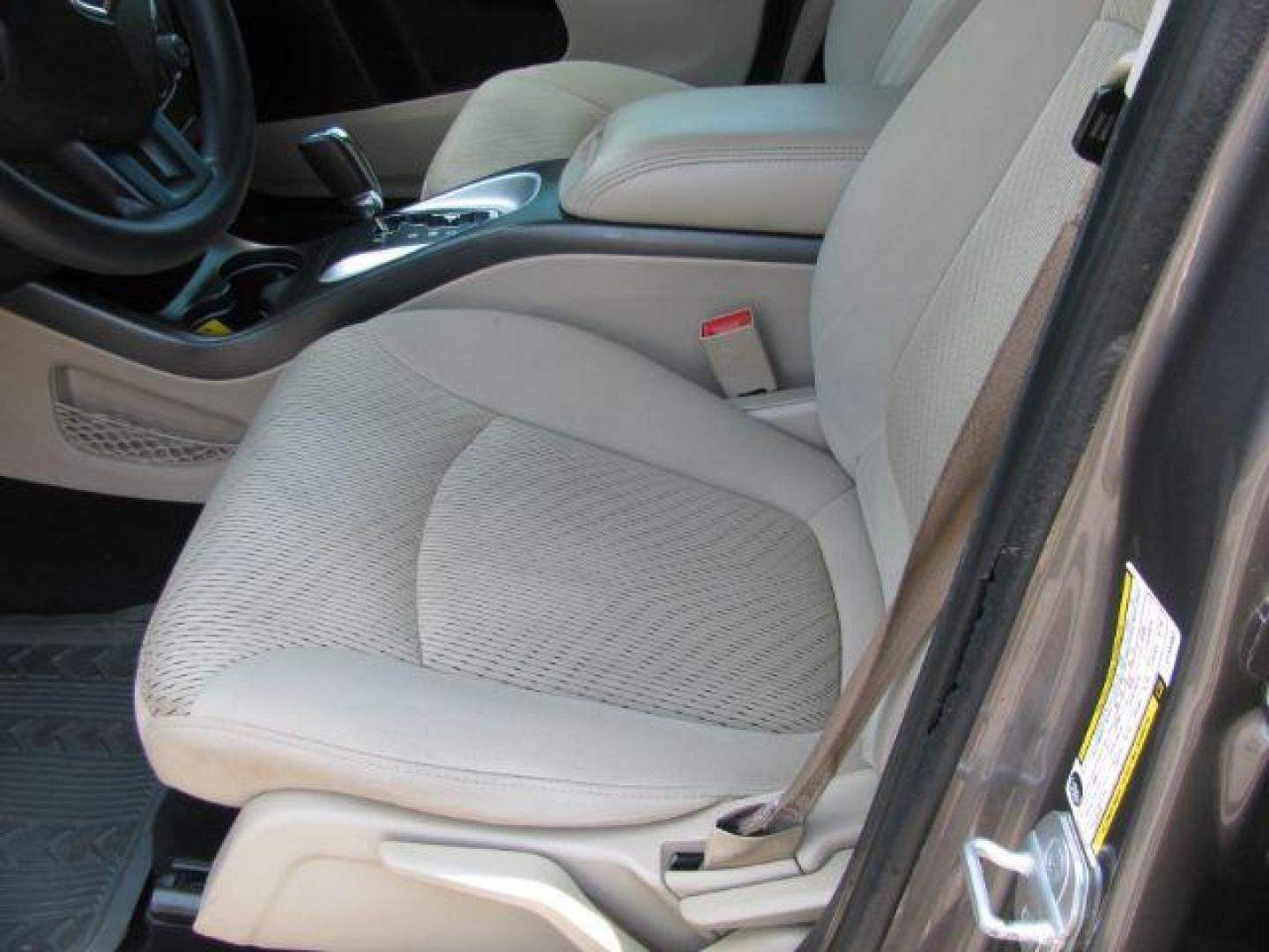 2012 Gray Dodge Journey SE/AVP (3C4PDCAB7CT) with an 2.4L I-4 DOHC engine, Automatic transmission, located at 2443 Albert Pike, Hot Springs, AR, 71913, (501) 623-6255, 34.492222, -93.109993 - Photo#8