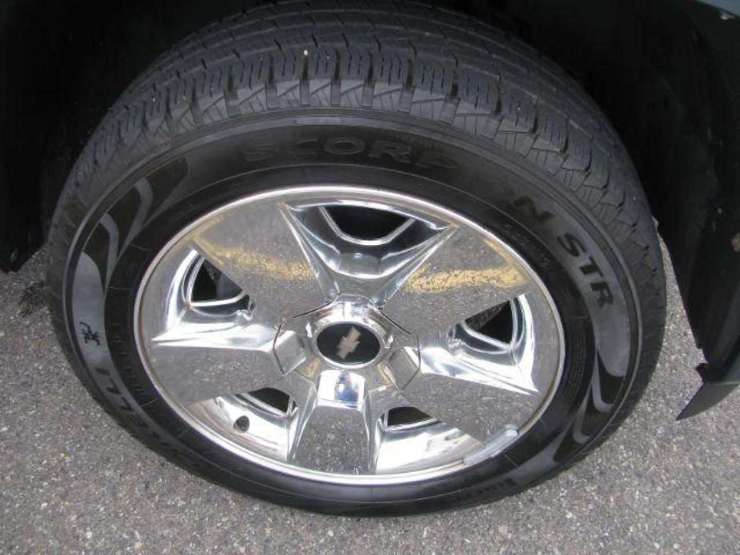 2011 Gray Chevrolet Silverado 1500 LT (3GCPCSE01BG) with an 5.3L engine, Automatic transmission, located at 2443 Albert Pike, Hot Springs, AR, 71913, (501) 623-6255, 34.492222, -93.109993 - Photo#7