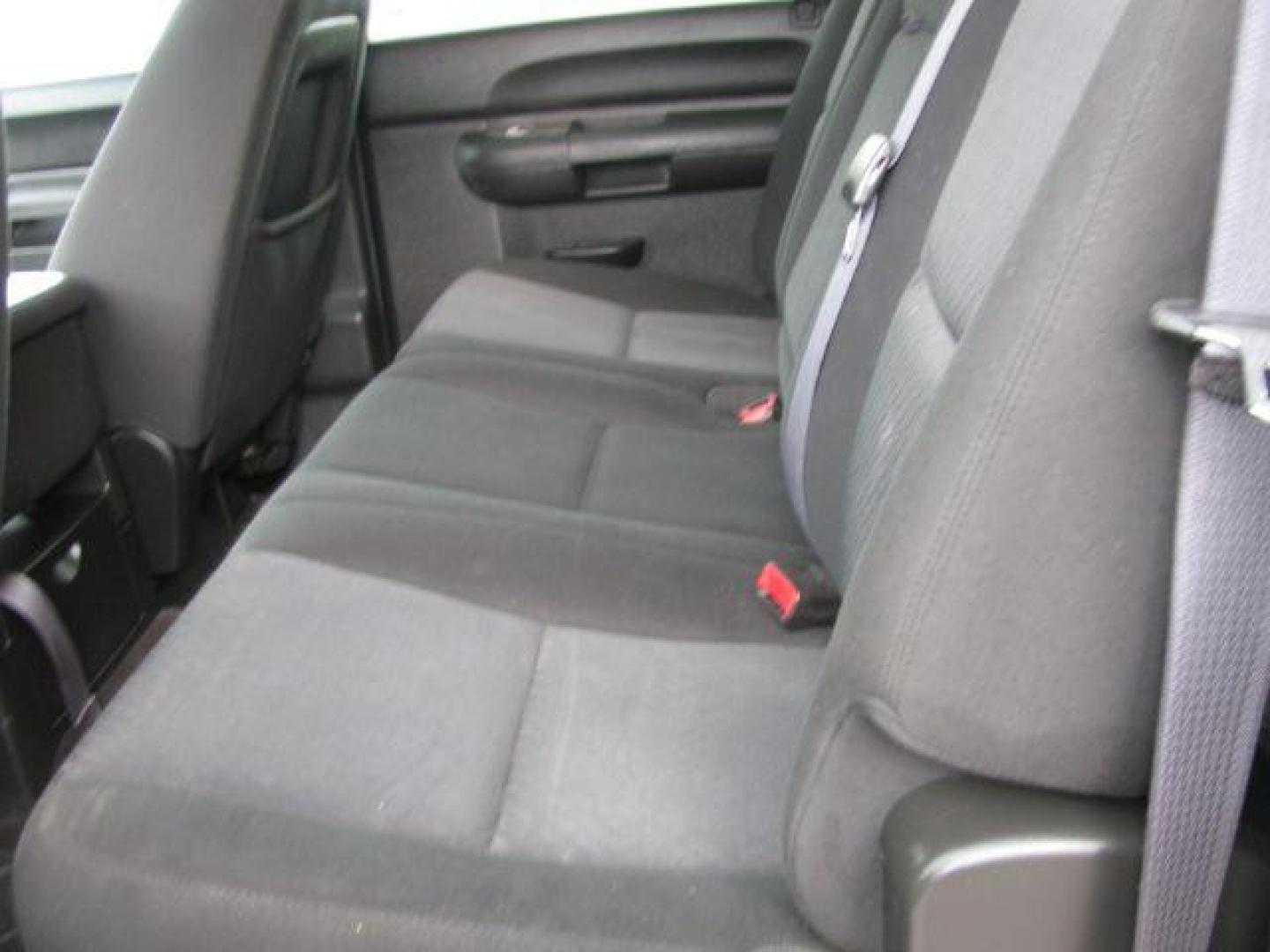 2011 Gray Chevrolet Silverado 1500 LT (3GCPCSE01BG) with an 5.3L engine, Automatic transmission, located at 2443 Albert Pike, Hot Springs, AR, 71913, (501) 623-6255, 34.492222, -93.109993 - Photo#8