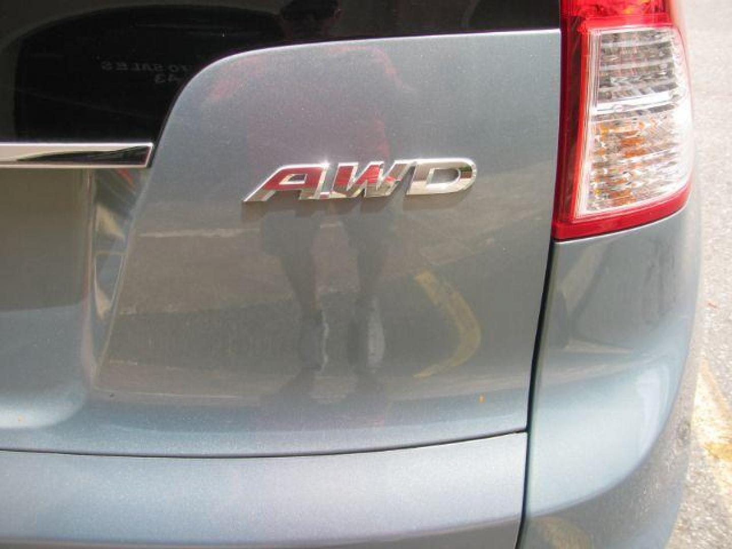 2012 Green Honda CR-V EX (2HKRM4H56CH) with an 2.4L I-4 DOHC engine, Automatic transmission, located at 2443 Albert Pike, Hot Springs, AR, 71913, (501) 623-6255, 34.492222, -93.109993 - Photo#7