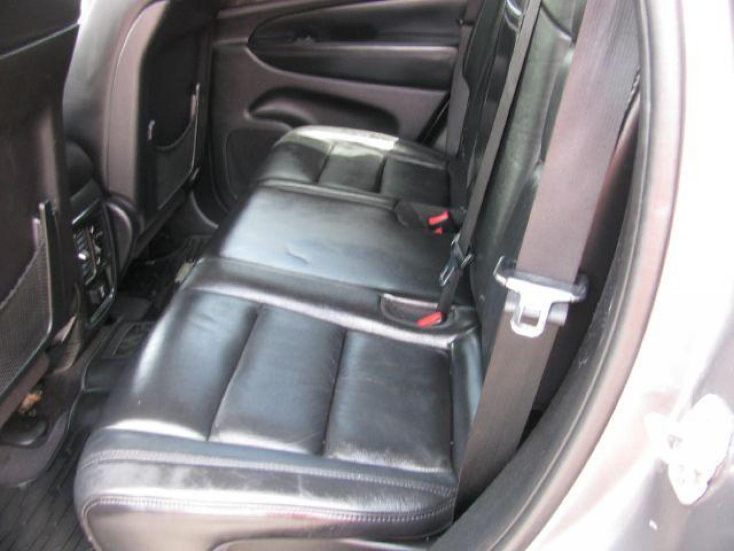 2011 Gray Jeep Grand Cherokee Laredo (1J4RR4GG3BC) with an 3.6L V-6 DOHC engine, Automatic transmission, located at 2443 Albert Pike, Hot Springs, AR, 71913, (501) 623-6255, 34.492222, -93.109993 - Photo#7