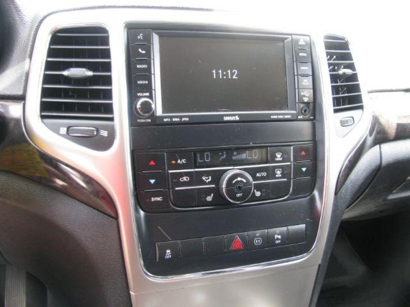 2011 Gray Jeep Grand Cherokee Laredo (1J4RR4GG3BC) with an 3.6L V-6 DOHC engine, Automatic transmission, located at 2443 Albert Pike, Hot Springs, AR, 71913, (501) 623-6255, 34.492222, -93.109993 - Photo#9