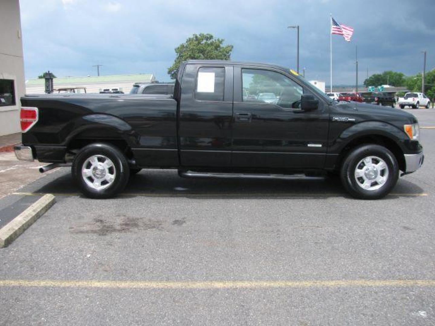 2011 Black Ford F-150 XLT (1FTFX1CT4BF) , located at 2443 Albert Pike, Hot Springs, AR, 71913, (501) 623-6255, 34.492222, -93.109993 - Photo#4