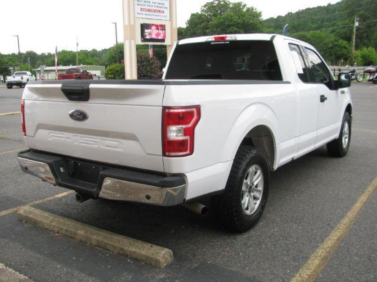 2019 White Ford F-150 XLT (1FTEX1C56KK) with an 5L V-8 port/direct injection engine, Automatic transmission, located at 2443 Albert Pike, Hot Springs, AR, 71913, (501) 623-6255, 34.492222, -93.109993 - Photo#4
