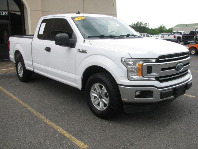 2019 White Ford F-150 XLT (1FTEX1C56KK) with an 5L V-8 port/direct injection engine, Automatic transmission, located at 2443 Albert Pike, Hot Springs, AR, 71913, (501) 623-6255, 34.492222, -93.109993 - Photo#6