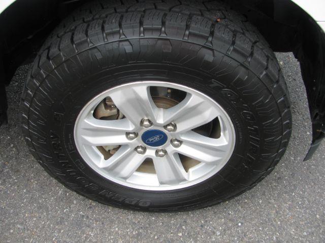 2019 White Ford F-150 XLT (1FTEX1C56KK) with an 5L V-8 port/direct injection engine, Automatic transmission, located at 2443 Albert Pike, Hot Springs, AR, 71913, (501) 623-6255, 34.492222, -93.109993 - Photo#7