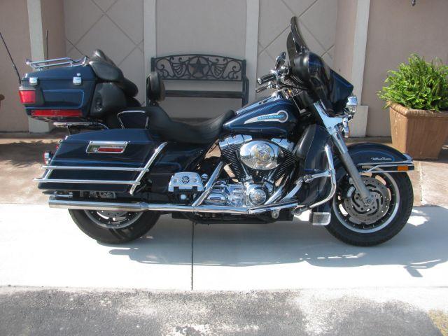 2004 Blue Harley-Davidson Ultra Classic Electra Glide Sh Ultra (1HD1FLW154Y) with an 1450cc engine, Manual transmission, located at 2443 Albert Pike, Hot Springs, AR, 71913, (501) 623-6255, 34.492222, -93.109993 - Photo#0