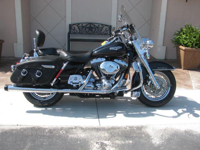 2001 Black Harley Davidson Road King Classic Road King Classic (1HD1FRW101Y) with an 1442cc engine, Manual transmission, located at 2443 Albert Pike, Hot Springs, AR, 71913, (501) 623-6255, 34.492222, -93.109993 - Photo#0