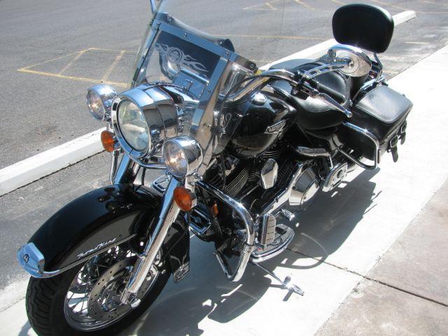 2001 Black Harley Davidson Road King Classic Road King Classic (1HD1FRW101Y) with an 1442cc engine, Manual transmission, located at 2443 Albert Pike, Hot Springs, AR, 71913, (501) 623-6255, 34.492222, -93.109993 - Photo#2