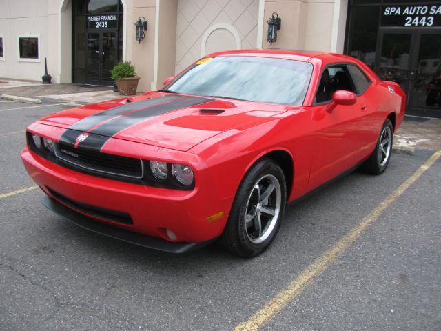 photo of 2010 Dodge Challenger SE