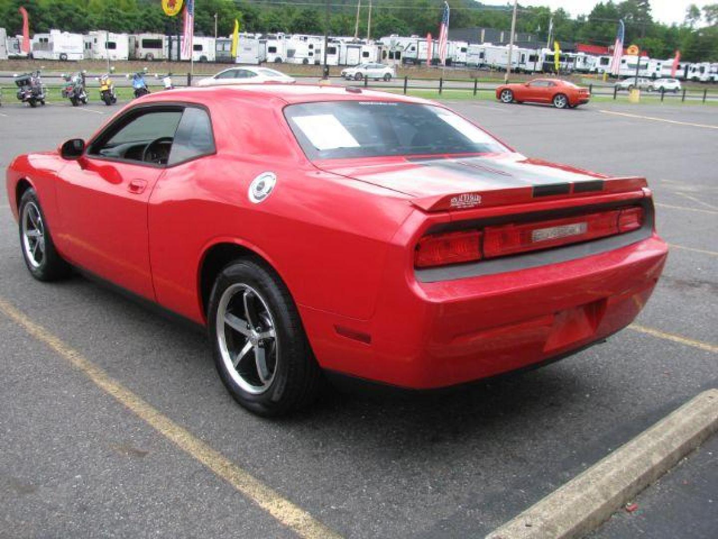 2010 Red Dodge Challenger SE (2B3CJ4DV5AH) with an 3.5L V-6 regular unleaded engine, Automatic transmission, located at 2443 Albert Pike, Hot Springs, AR, 71913, (501) 623-6255, 34.492222, -93.109993 - Photo#2