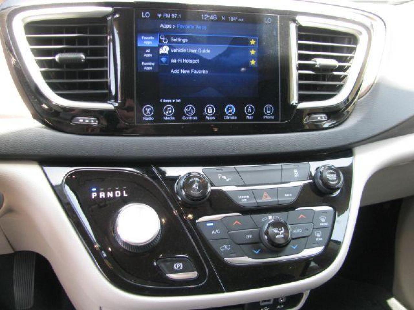 2017 Silver Chrysler Pacifica Touring-L (2C4RC1BG2HR) with an 3.6L V-6 DOHC engine, Automatic transmission, located at 2443 Albert Pike, Hot Springs, AR, 71913, (501) 623-6255, 34.492222, -93.109993 - Photo#9