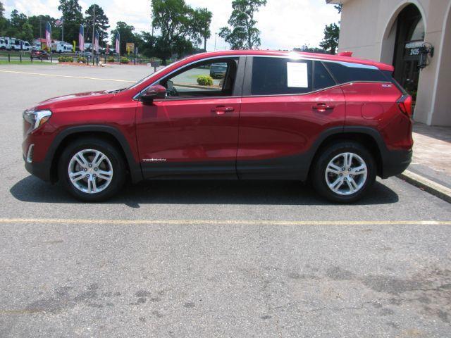 2021 Maroon GMC Terrain FWD SLE (3GKALMEV3ML) with an 1.5L I-4 gasoline direct injection engine, Automatic transmission, located at 2443 Albert Pike, Hot Springs, AR, 71913, (501) 623-6255, 34.492222, -93.109993 - Photo#1