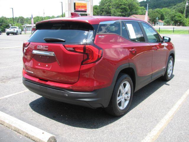 2021 Maroon GMC Terrain FWD SLE (3GKALMEV3ML) with an 1.5L I-4 gasoline direct injection engine, Automatic transmission, located at 2443 Albert Pike, Hot Springs, AR, 71913, (501) 623-6255, 34.492222, -93.109993 - Photo#3