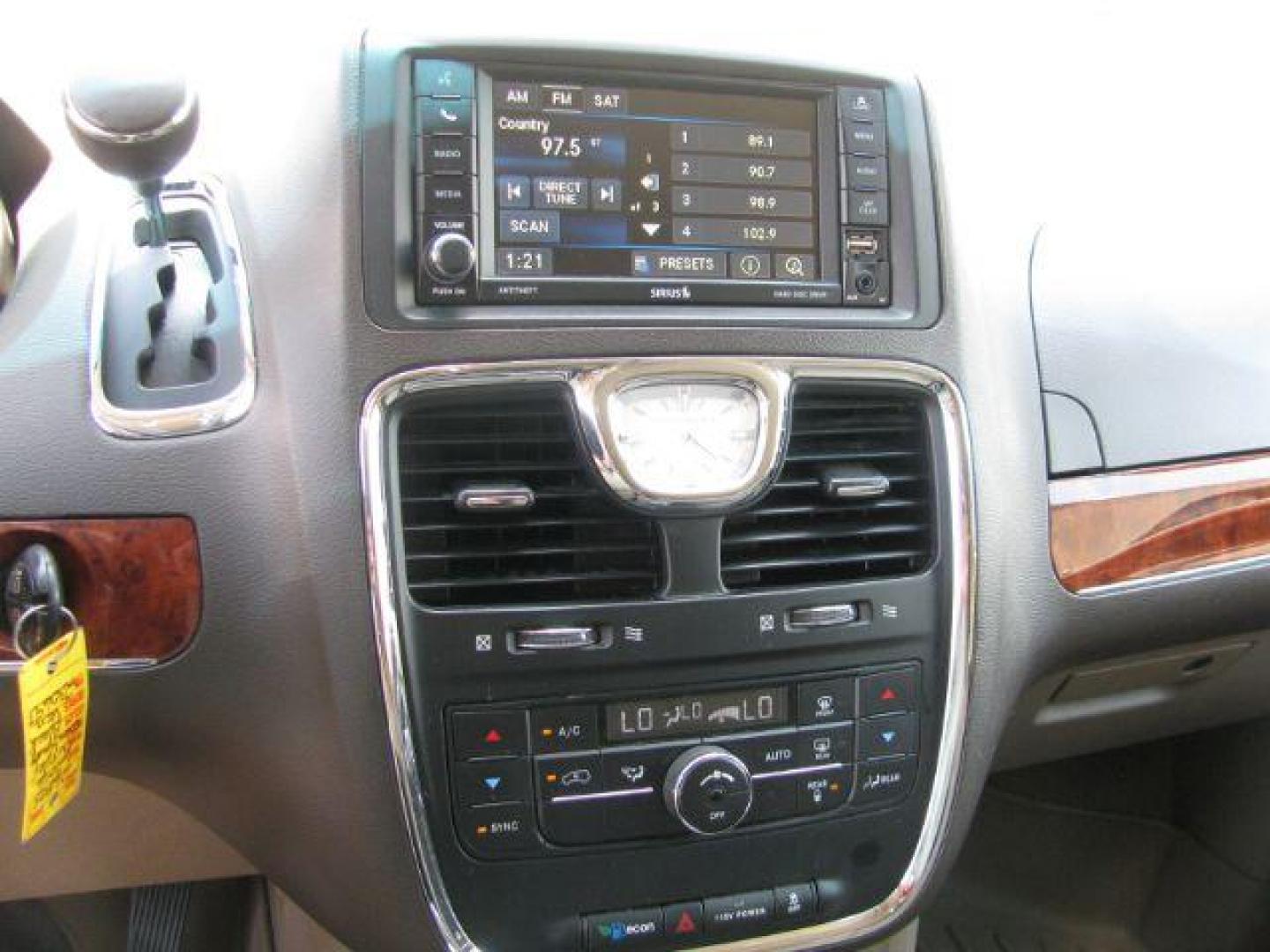 2016 Black Chrysler Town and Country Touring (2C4RC1BG1GR) with an Pentastar 3.6L V-6 DOHC engine, Automatic transmission, located at 2443 Albert Pike, Hot Springs, AR, 71913, (501) 623-6255, 34.492222, -93.109993 - Photo#9