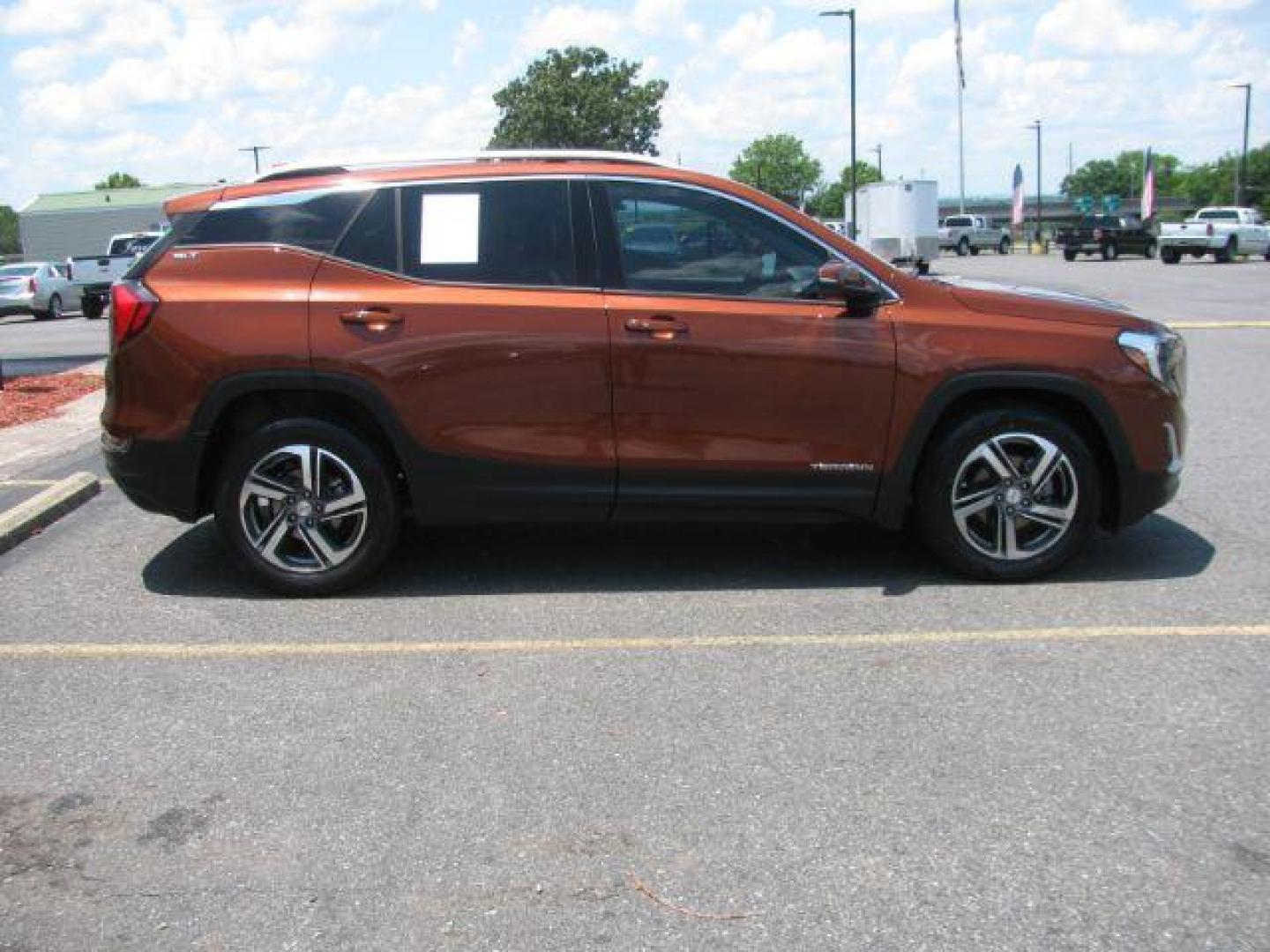 2019 Orange GMC Terrain SLT (3GKALPEV6KL) with an 1.5L I-4 gasoline direct injection engine, Automatic transmission, located at 2443 Albert Pike, Hot Springs, AR, 71913, (501) 623-6255, 34.492222, -93.109993 - Photo#4