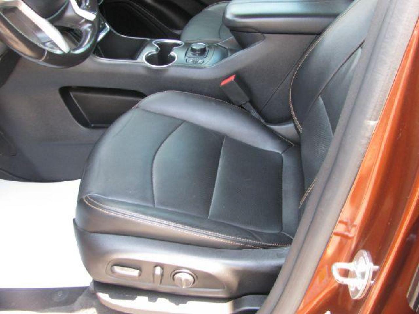2019 Orange GMC Terrain SLT (3GKALPEV6KL) with an 1.5L I-4 gasoline direct injection engine, Automatic transmission, located at 2443 Albert Pike, Hot Springs, AR, 71913, (501) 623-6255, 34.492222, -93.109993 - Photo#8