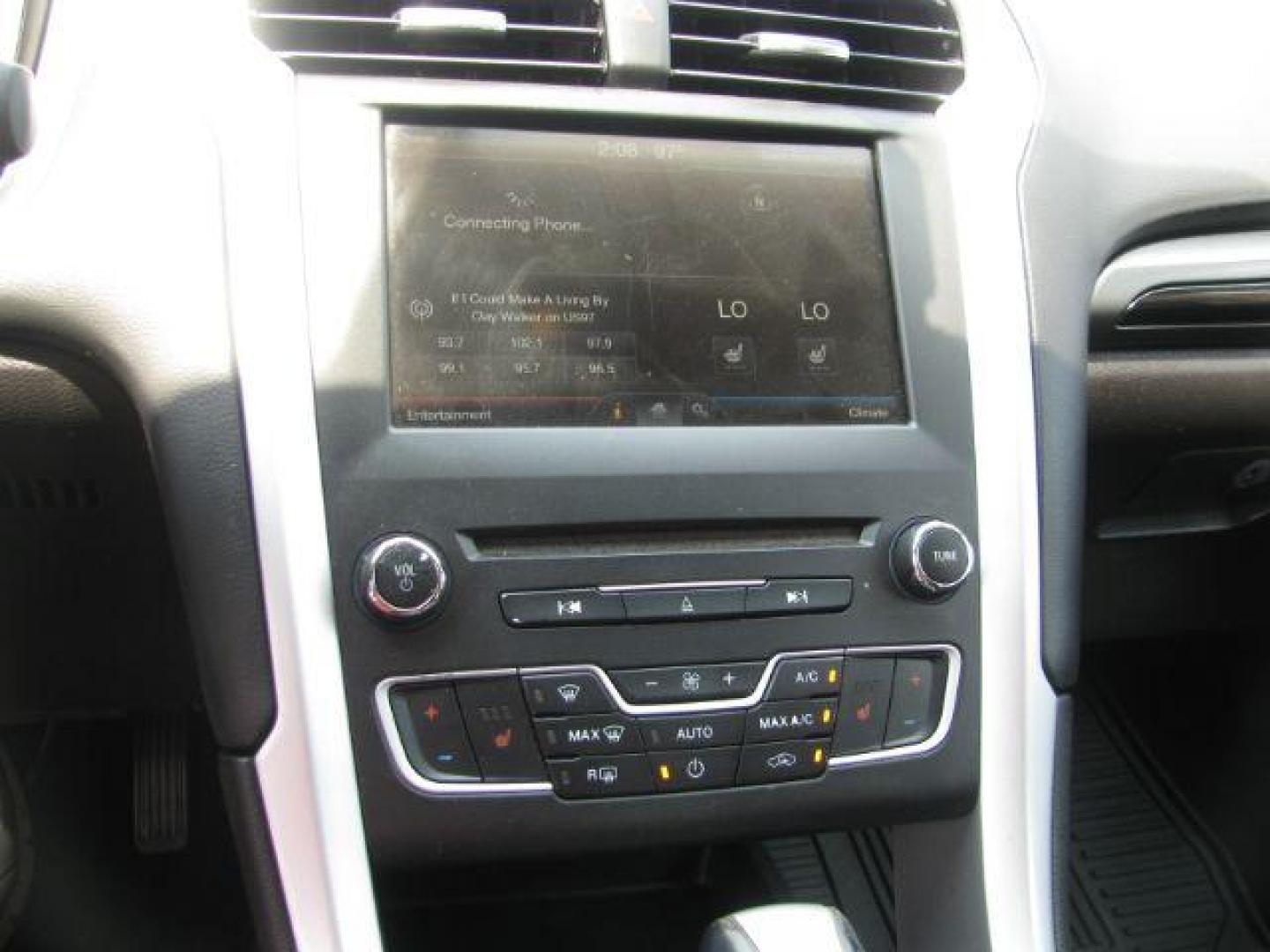2016 Black Ford Fusion SE (3FA6P0H91GR) with an EcoBoost 2L I-4 gasoline direct injection engine, Automatic transmission, located at 2443 Albert Pike, Hot Springs, AR, 71913, (501) 623-6255, 34.492222, -93.109993 - Photo#9