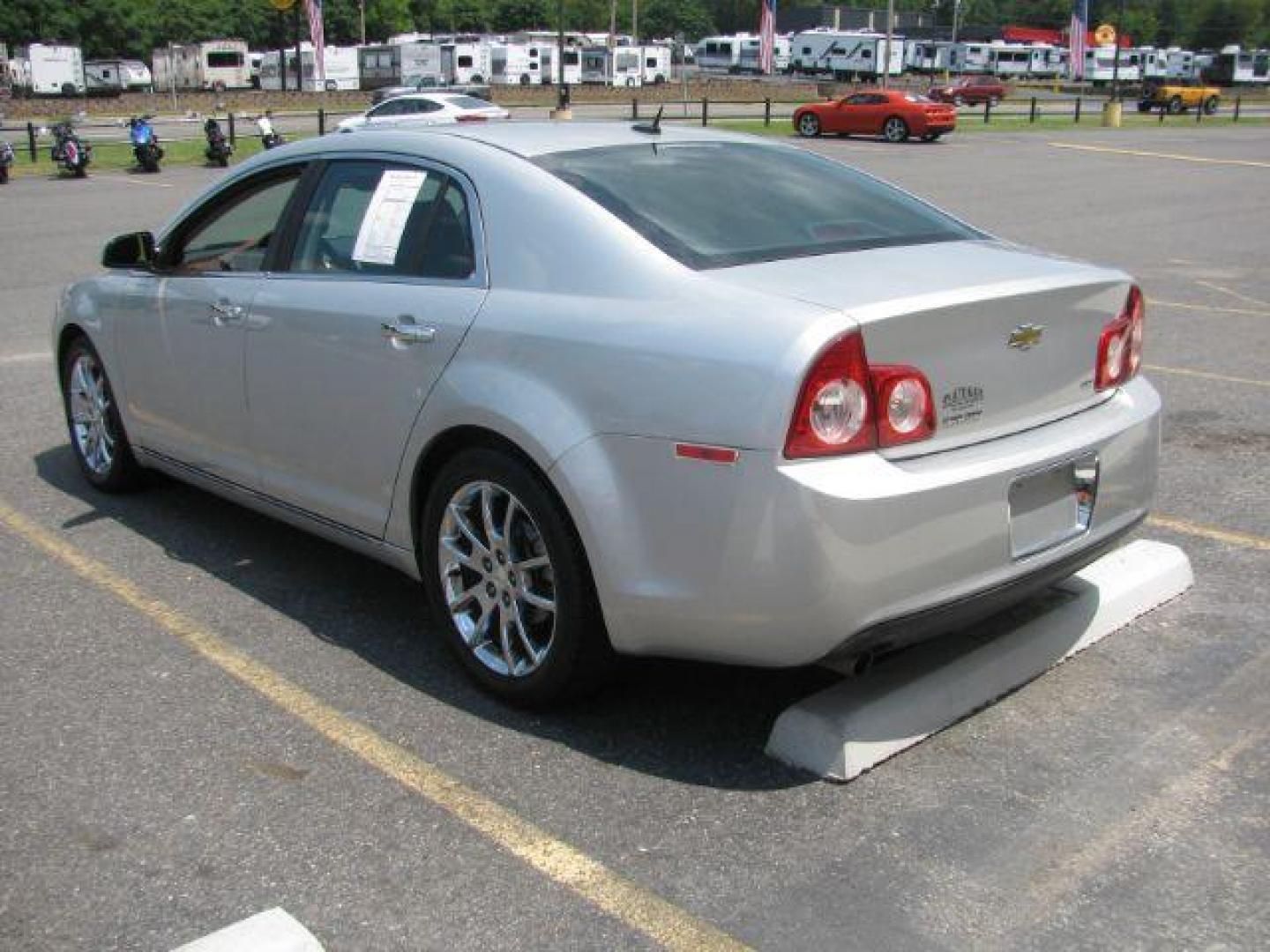 2009 Silver Chevrolet Malibu LTZ (1G1ZK57BX9F) with an 2.4L engine, Automatic transmission, located at 2443 Albert Pike, Hot Springs, AR, 71913, (501) 623-6255, 34.492222, -93.109993 - Photo#2