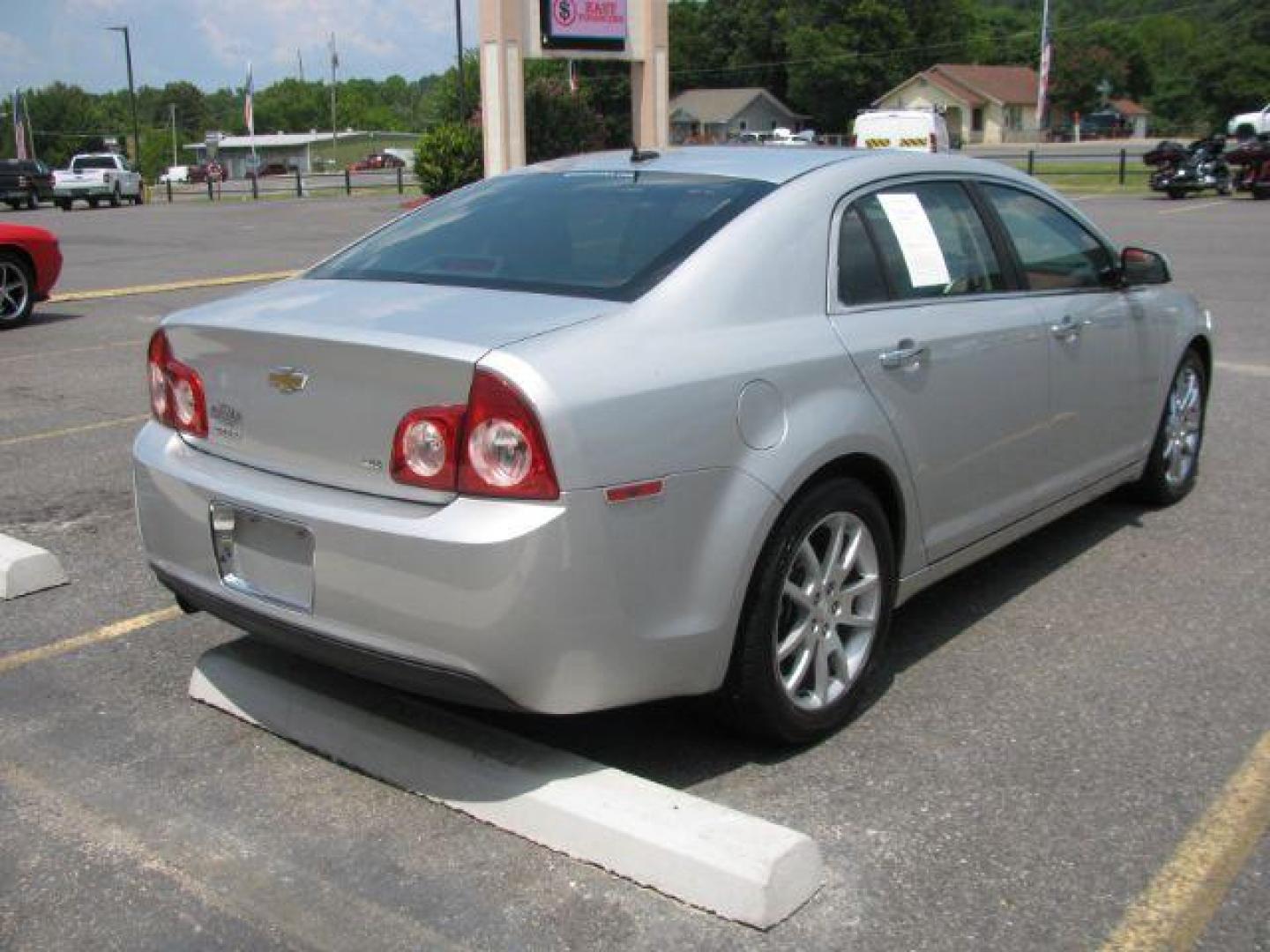 2009 Silver Chevrolet Malibu LTZ (1G1ZK57BX9F) with an 2.4L engine, Automatic transmission, located at 2443 Albert Pike, Hot Springs, AR, 71913, (501) 623-6255, 34.492222, -93.109993 - Photo#3