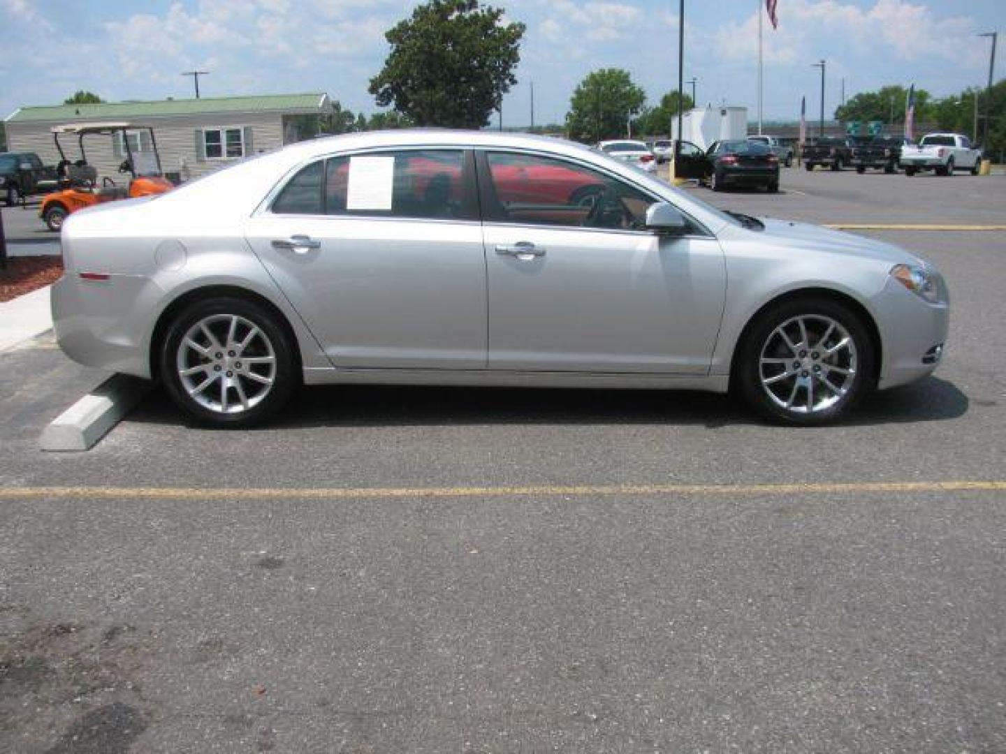 2009 Silver Chevrolet Malibu LTZ (1G1ZK57BX9F) with an 2.4L engine, Automatic transmission, located at 2443 Albert Pike, Hot Springs, AR, 71913, (501) 623-6255, 34.492222, -93.109993 - Photo#4
