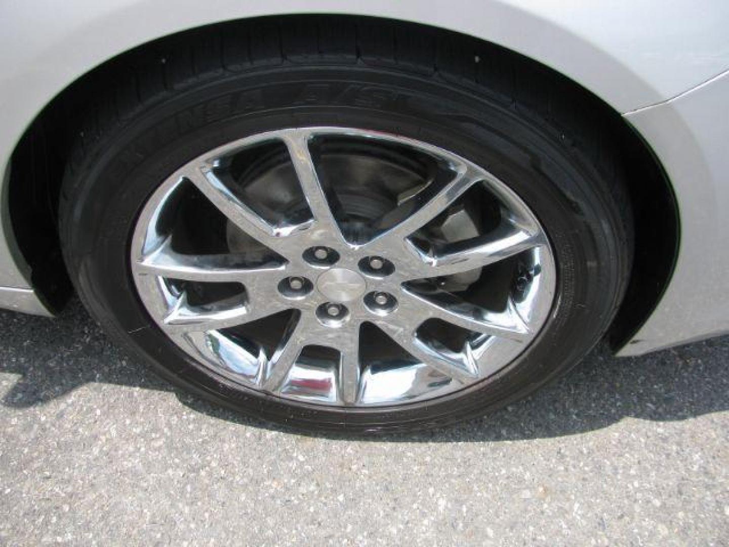 2009 Silver Chevrolet Malibu LTZ (1G1ZK57BX9F) with an 2.4L engine, Automatic transmission, located at 2443 Albert Pike, Hot Springs, AR, 71913, (501) 623-6255, 34.492222, -93.109993 - Photo#6