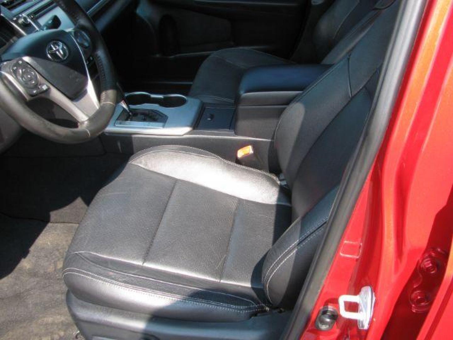 2012 Red Toyota Camry SE V6 (4T1BK1FK4CU) with an 3.5L V-6 DOHC engine, Automatic transmission, located at 2443 Albert Pike, Hot Springs, AR, 71913, (501) 623-6255, 34.492222, -93.109993 - Photo#8