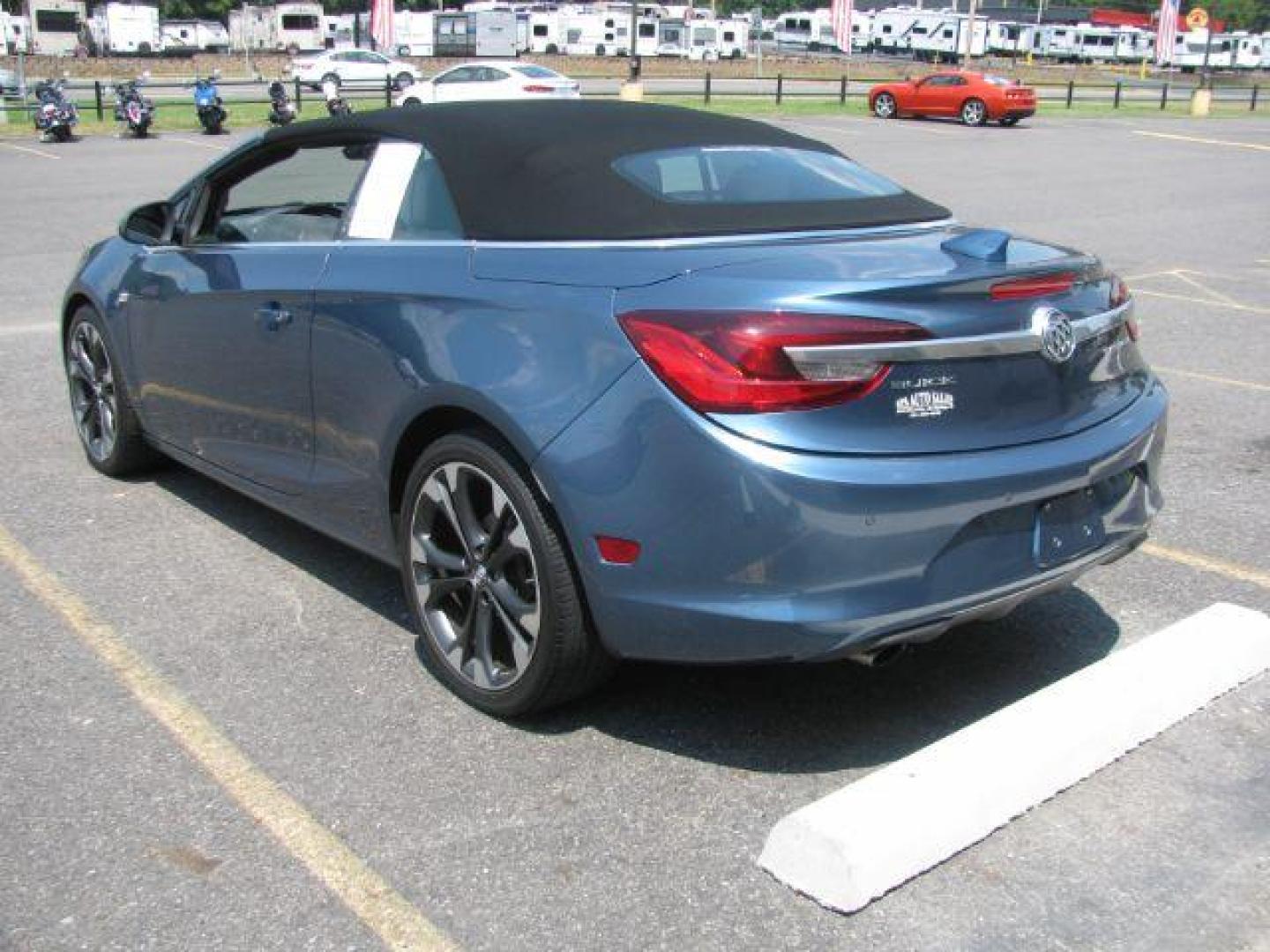 2016 Gray Buick Cascada Premium (W04WT3N59GG) with an 1.6L I-4 gasoline direct injection engine, Automatic transmission, located at 2443 Albert Pike, Hot Springs, AR, 71913, (501) 623-6255, 34.492222, -93.109993 - Photo#2