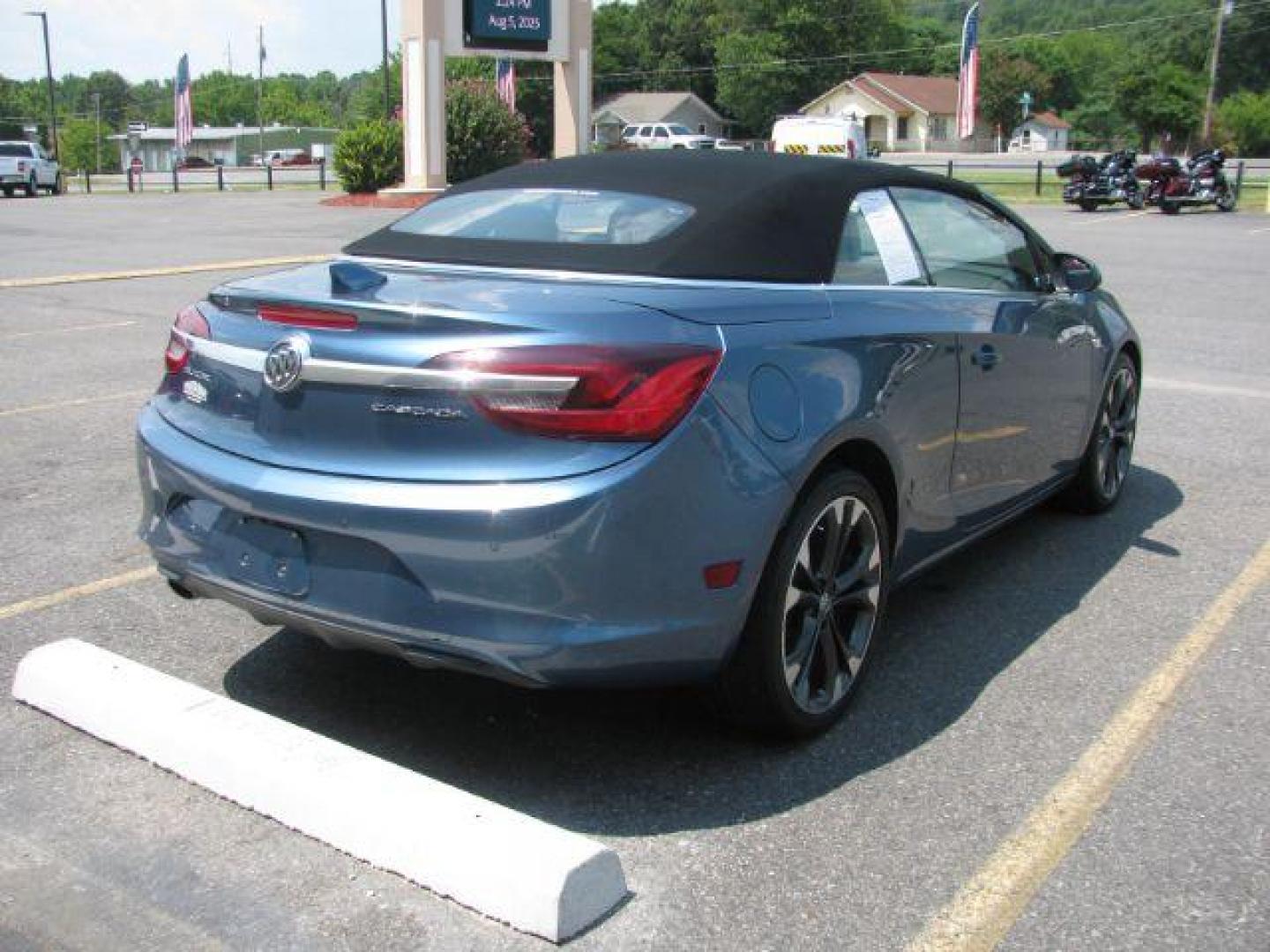 2016 Gray Buick Cascada Premium (W04WT3N59GG) with an 1.6L I-4 gasoline direct injection engine, Automatic transmission, located at 2443 Albert Pike, Hot Springs, AR, 71913, (501) 623-6255, 34.492222, -93.109993 - Photo#3