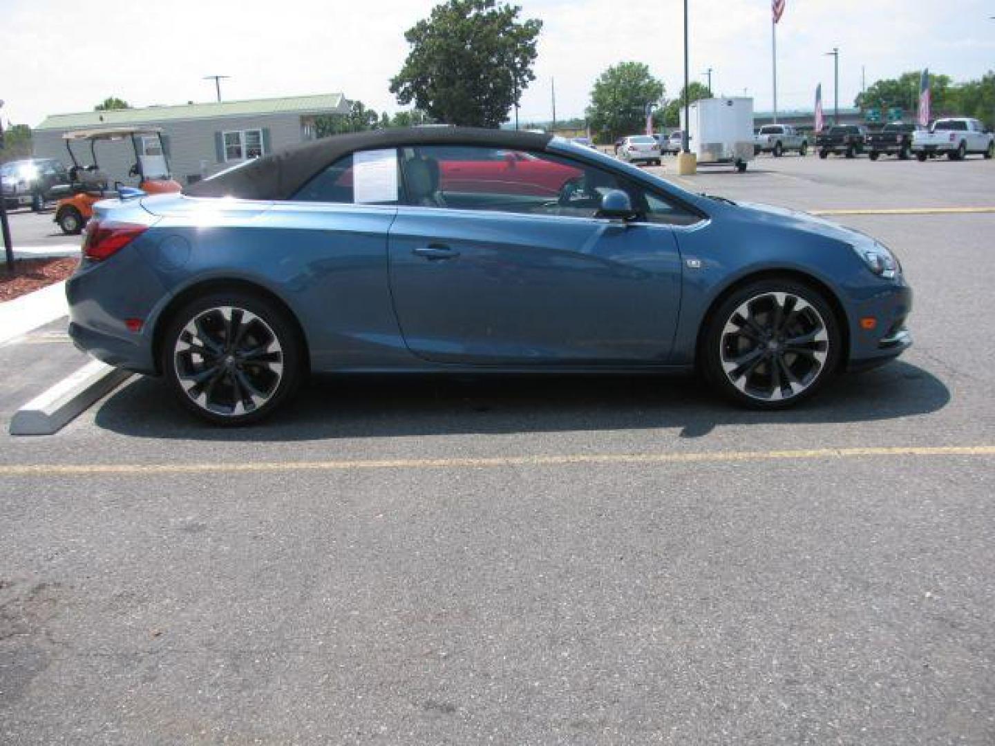 2016 Gray Buick Cascada Premium (W04WT3N59GG) with an 1.6L I-4 gasoline direct injection engine, Automatic transmission, located at 2443 Albert Pike, Hot Springs, AR, 71913, (501) 623-6255, 34.492222, -93.109993 - Photo#4