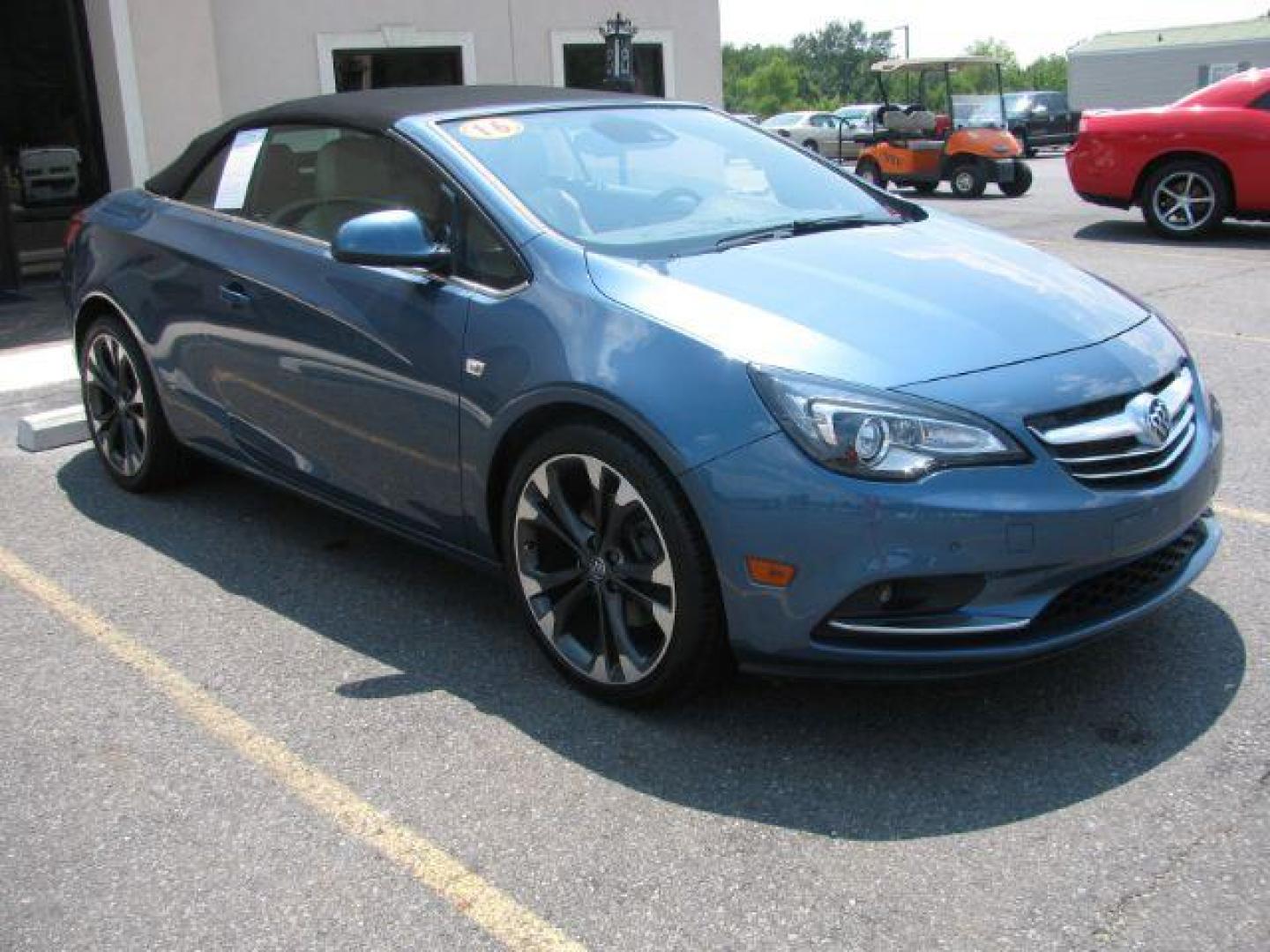 2016 Gray Buick Cascada Premium (W04WT3N59GG) with an 1.6L I-4 gasoline direct injection engine, Automatic transmission, located at 2443 Albert Pike, Hot Springs, AR, 71913, (501) 623-6255, 34.492222, -93.109993 - Photo#5