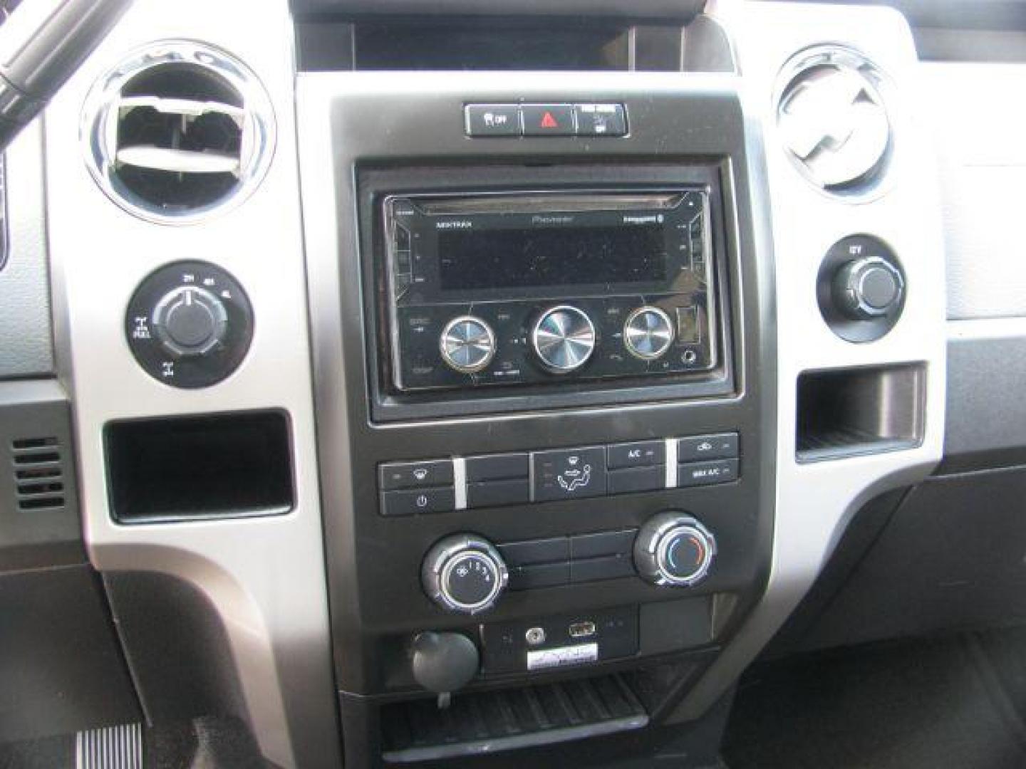2014 Silver Ford F-150 XLT (1FTFW1ET0EK) with an EcoBoost 3.5L V-6 gasoline direct injection engine, Automatic transmission, located at 2443 Albert Pike, Hot Springs, AR, 71913, (501) 623-6255, 34.492222, -93.109993 - Photo#10