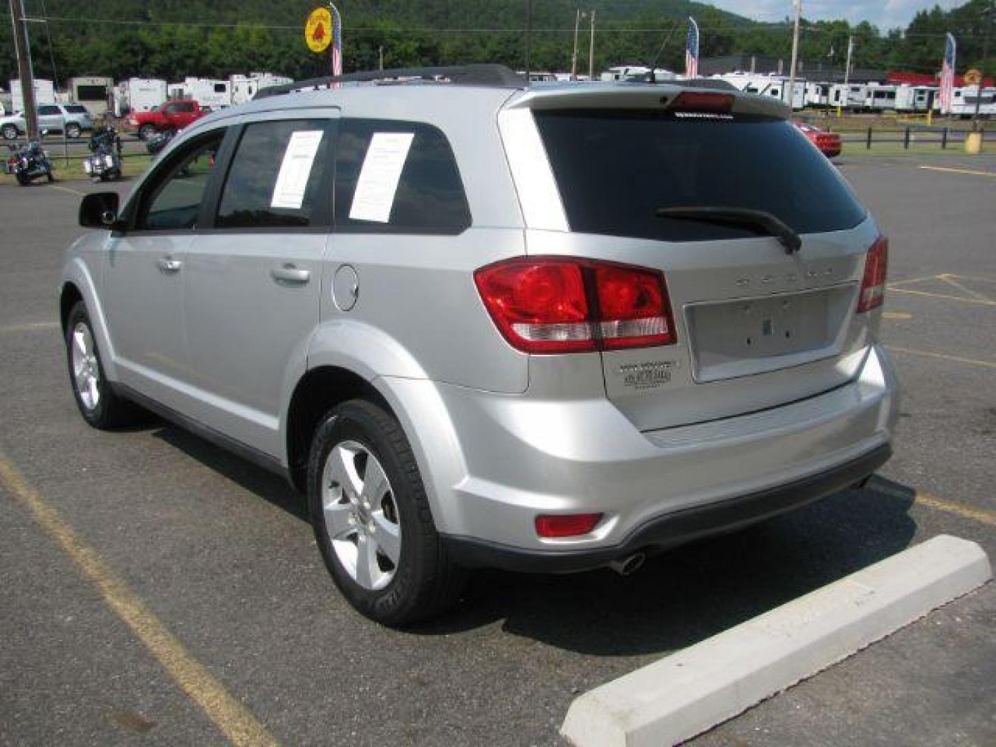 2011 Gray Dodge Journey Mainstreet (3D4PG1FG6BT) with an 3.6L V-6 DOHC engine, Automatic transmission, located at 2443 Albert Pike, Hot Springs, AR, 71913, (501) 623-6255, 34.492222, -93.109993 - Photo#2