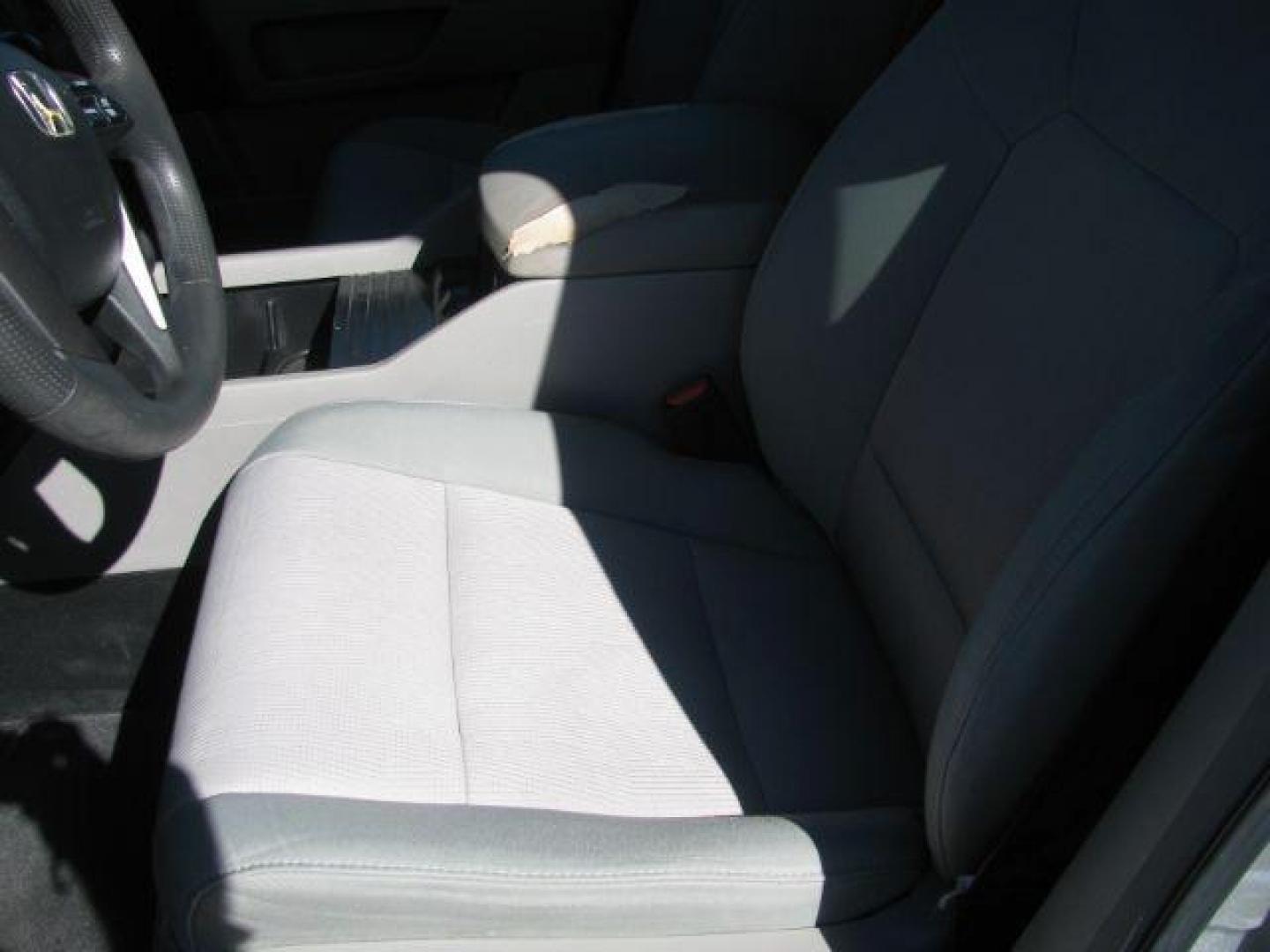 2011 Silver Honda Pilot EX (5FNYF3H49BB) with an 3.5L V-6 i-VTEC VCM variable valve control engine, located at 2443 Albert Pike, Hot Springs, AR, 71913, (501) 623-6255, 34.492222, -93.109993 - Photo#7