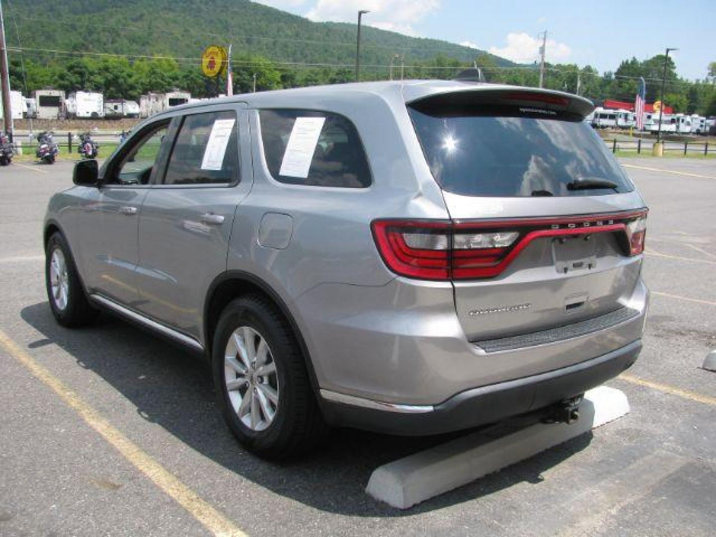 2021 Silver Dodge Durango SXT RWD (1C4RDHAG2MC) with an Pentastar 3.6L V-6 DOHC engine, Automatic transmission, located at 2443 Albert Pike, Hot Springs, AR, 71913, (501) 623-6255, 34.492222, -93.109993 - Photo#2
